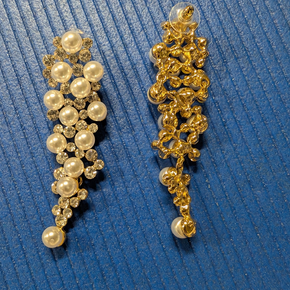 Elegant Gold and Pearl Drop Earrings